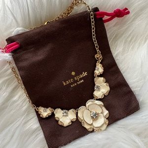KATE SPADE BEACH HOUSE BOUQUET PENDANT NECKLACE - IVORY GOLD